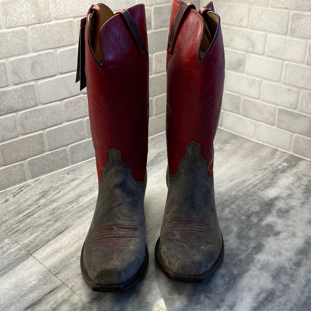 Lucchese Suede Cowboy Boots Size 11.5
BNIB. Super Cool Grey Suede!